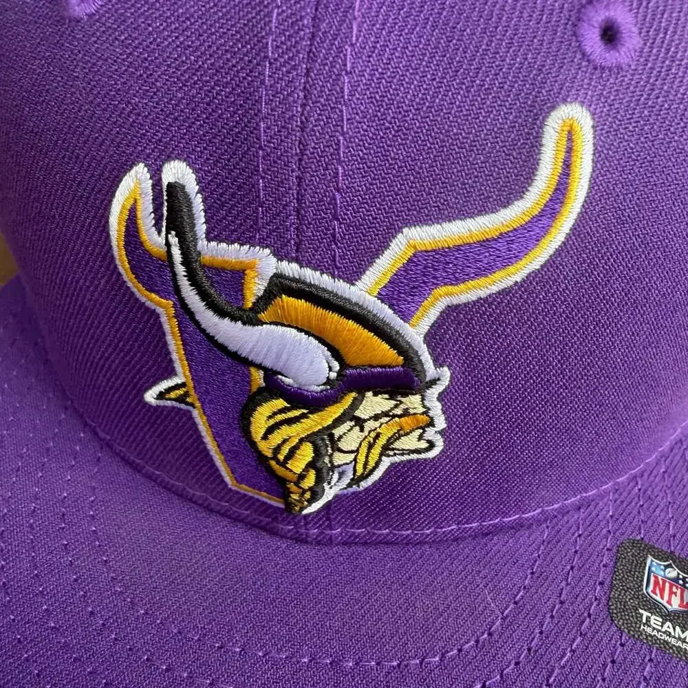 New Era 59Fifty Minnesota Vikings V NFL Purple Fitted Hat Cap Lid 7 3/8